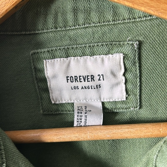 Worn in forever 21 small army jacket with patches - Picture 4 of 10